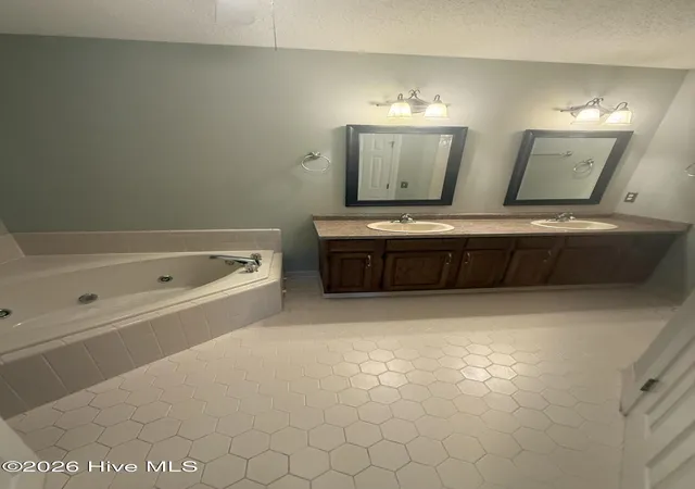 Homes for sale in Winterville, NC | 125 Bishop Dr, Winterville, NC 28590 | MLS# 100587534