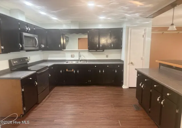 Photo 4 of Single family home for sale at 456 Sand Ridge Rd, Hubert, NC 28539 | MLS# 100573596 | Listing updated on 2026-09-08
