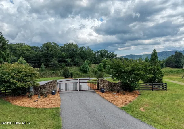 Photo 2 of Single family home for sale at 460 River Mountain Rd, Murphy, NC 28906 | MLS# 100579548 | Listing updated on 2026-08-28