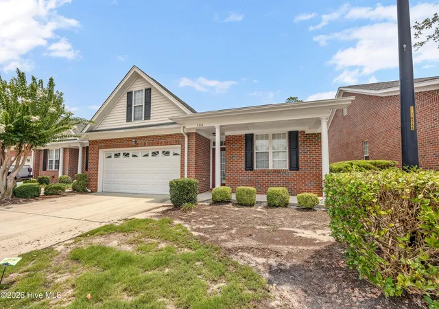 Photo 2 of Townhouse for sale at 5316 Christian Dr, Wilmington, NC 28403 | MLS# 100595727 | Listing updated on 2026-08-18