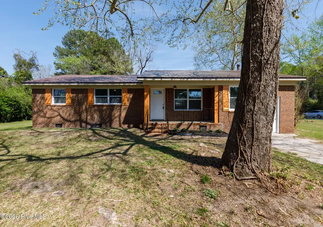 1st image of 1002 Able St, Elizabethtown, NC 28337 | MLS# 100563973