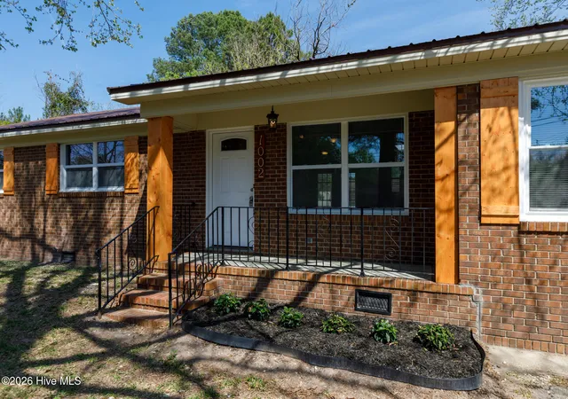 Photo 3 of Single family home for sale at 1002 Able St, Elizabethtown, NC 28337 | MLS# 100563973 | Listing updated on 2026-08-18