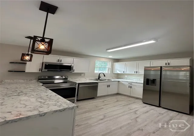 3rd image of 816 W 52Nd St, Savannah, GA 31405 | MLS# SA357677