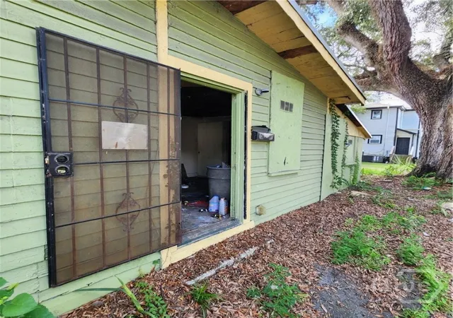 Listing Photo 4 - Condo for sale in building located at 651 W 41st St, Savannah, GA 31415