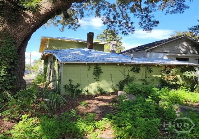 Listing Photo 2 - Condo for sale in building located at 651 W 41st St, Savannah, GA 31415 - Unit #
