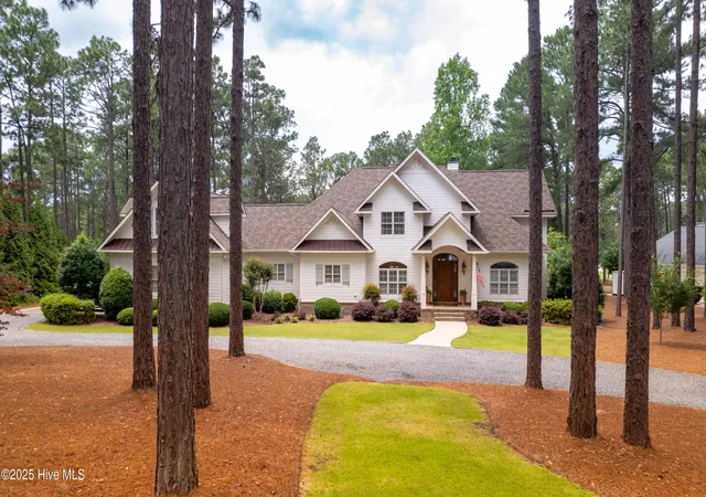 Photo 1 of Single family home for sale at 370 Lake Dornoch Dr, Pinehurst, NC 28374 | MLS# 100562148 | Listing updated on 2026-08-18