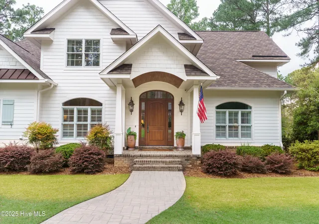 Photo 2 of Single family home for sale at 370 Lake Dornoch Dr, Pinehurst, NC 28374 | MLS# 100562148 | Listing updated on 2026-08-18