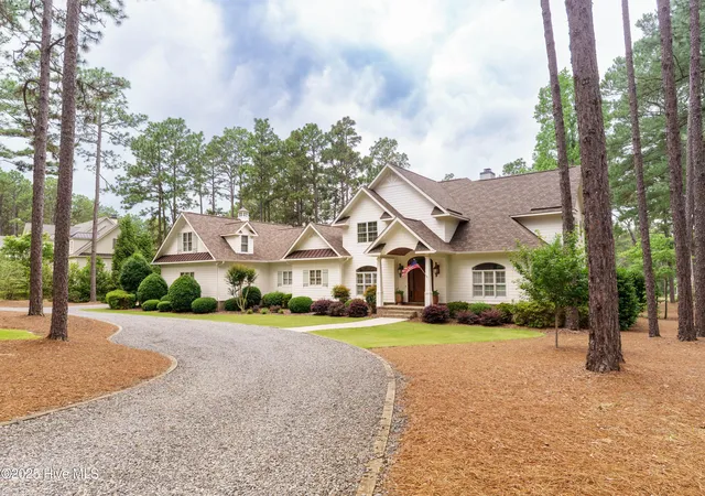 Photo 4 of Single family home for sale at 370 Lake Dornoch Dr, Pinehurst, NC 28374 | MLS# 100562148 | Listing updated on 2026-08-18