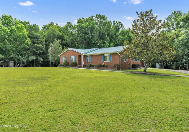 Photo 1 of Single family home for sale at 612 Parkertown Rd, Hubert, NC 28539 | MLS# 100580974 | Listing updated on 2026-09-19