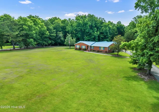 Photo 4 of Single family home for sale at 612 Parkertown Rd, Hubert, NC 28539 | MLS# 100580974 | Listing updated on 2026-09-19