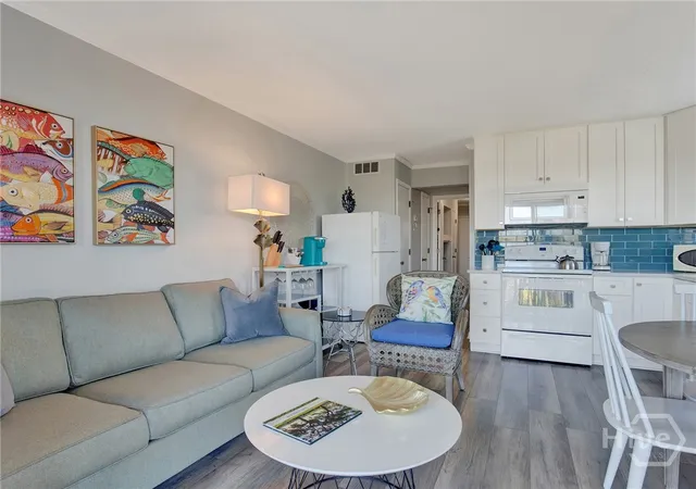 Homes for sale in Tybee Island, GA | 1217 Bay St #208B, Tybee Island, GA 31328 | MLS# SA354690