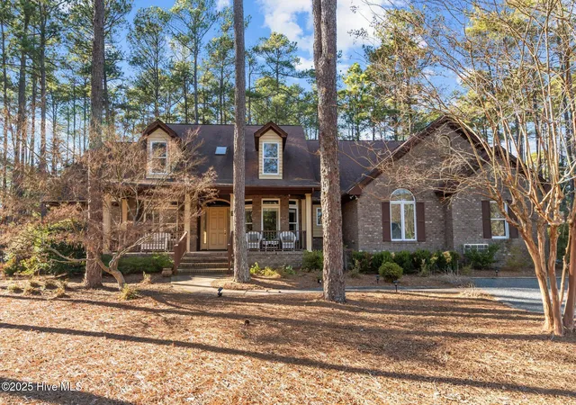 Photo 1 of Single family home for sale at 7 Brinyan Ct, Pinehurst, NC 28374 | MLS# 100482717 | Listing updated on 2026-08-19