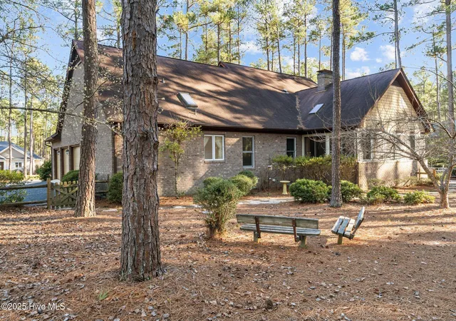 Photo 3 of Single family home for sale at 7 Brinyan Ct, Pinehurst, NC 28374 | MLS# 100482717 | Listing updated on 2026-08-19