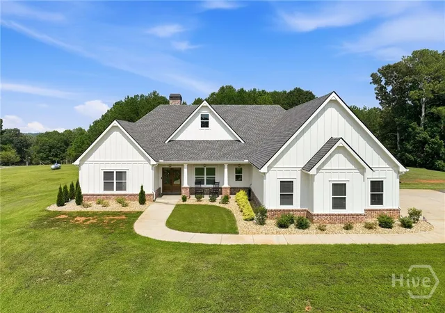 Photo 1 of Single family home for sale at 5631 Sandy Crk Rd, Madison, GA 30650 | MLS# CL361797 | Listing updated on 2026-08-18