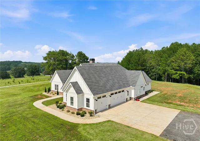 Photo 3 of Single family home for sale at 5631 Sandy Crk Rd, Madison, GA 30650 | MLS# CL361797 | Listing updated on 2026-09-18