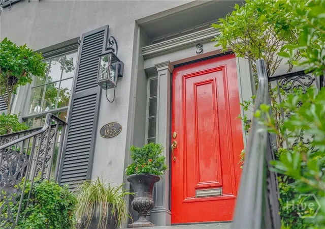 Homes for sale in Savannah, GA | 3 E Gordon St, Savannah, GA 31401 | MLS# SA338925