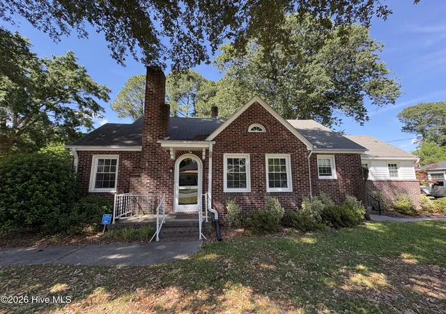 Homes for sale in Washington, NC | 310 E 12th St, Washington, NC 27889 | MLS# 100574985