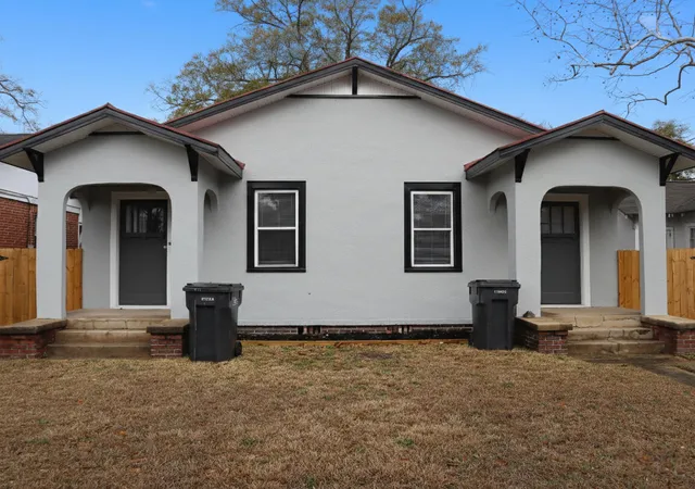 Homes for sale in Augusta, GA | 2415 Wrightsboro Rd, Augusta, GA 30904 | MLS# 98254175
