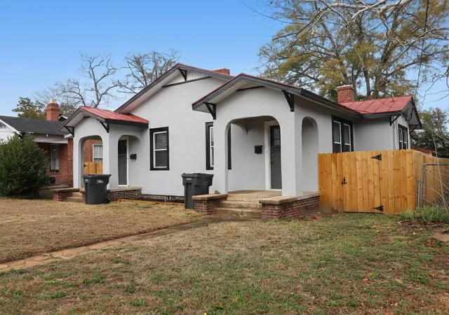 Homes for sale in Augusta, GA | 2415 Wrightsboro Rd, Augusta, GA 30904 | MLS# 98254175