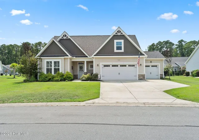 Photo 1 of Single family home for sale at 707 E Chatman Dr Nw, Calabash, NC 28467 | MLS# 100596880 | Listing updated on 2026-09-09