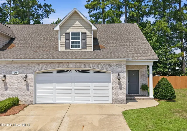 Townhouse for sale at 1676 Cambria Dr #B, Greenville, NC 27834 | MLS# 100590443