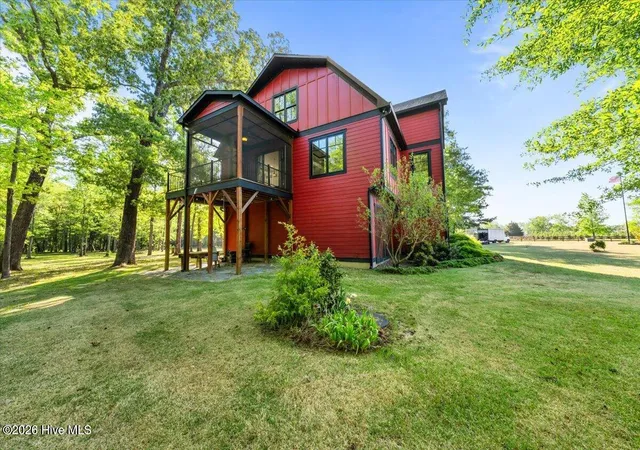 Photo 5 of Single family home for sale at 1000 Lakebay Rd, Vass, NC 28394 | MLS# 100571583 | Listing updated on 2026-08-18