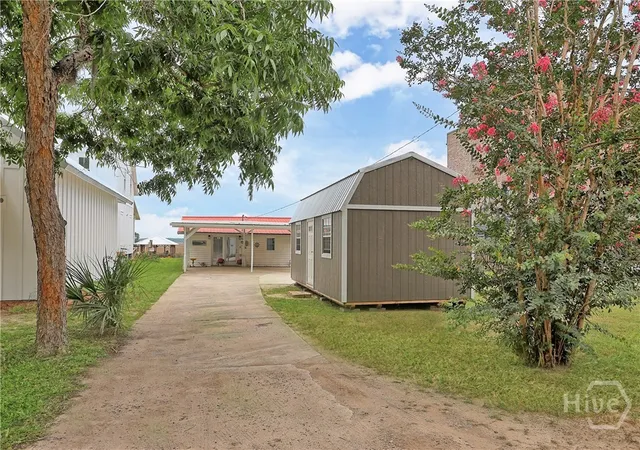 32nd image of 719 E 1st St, Midway, GA 31320 | MLS# SA357754