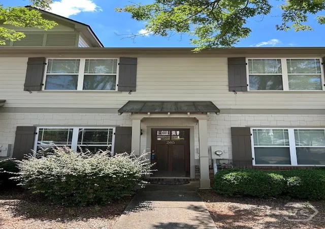 Homes for sale in Athens, GA | 265 Center Park Ln, Athens, GA 30605 | MLS# CL352880