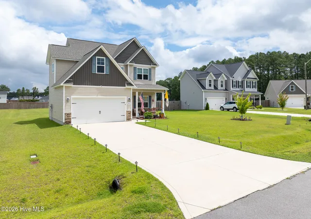 Homes for sale in Hubert, NC | 405 Silverstone Pl, Hubert, NC 28539 | MLS# 100585479