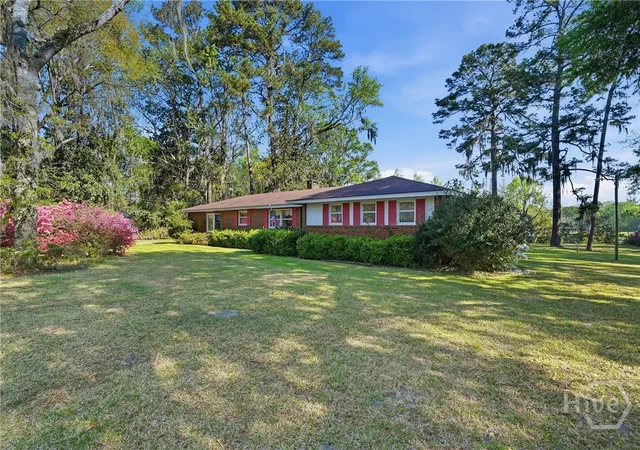 Homes for sale in Hinesville, GA | 424 Timberlane Cir, Hinesville, GA 31313 | MLS# SA351975