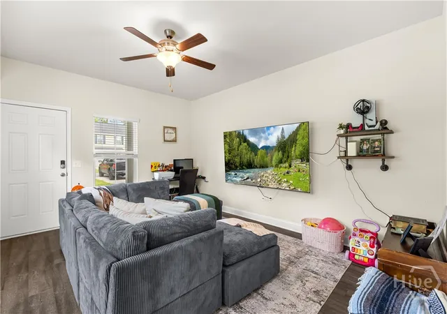 Photo 4 of Single family home for sale at 725 Mill Crk Cir, Hinesville, GA 31313 | MLS# SA361766 | Listing updated on 2026-08-28
