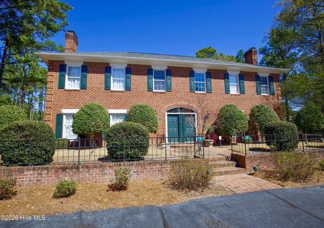 Homes for sale in Southern Pines, NC | 3 Drayton Ct, Southern Pines, NC 28387 | MLS# 100561578