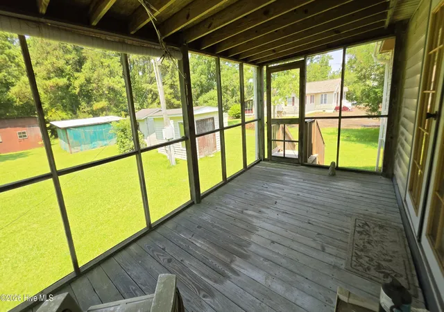Photo 3 of Manufactured home for sale at 2761 Hwy 70 Beaufort, Beaufort, NC 28516 | MLS# 100594701 | Listing updated on 2026-08-18