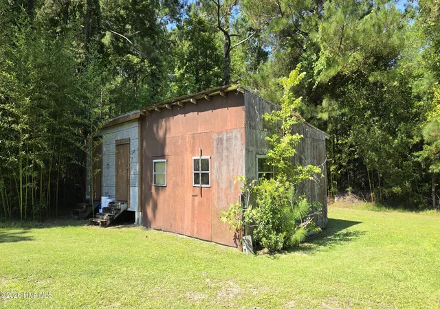 Photo 4 of Manufactured home for sale at 2761 Hwy 70 Beaufort, Beaufort, NC 28516 | MLS# 100594701 | Listing updated on 2026-09-25