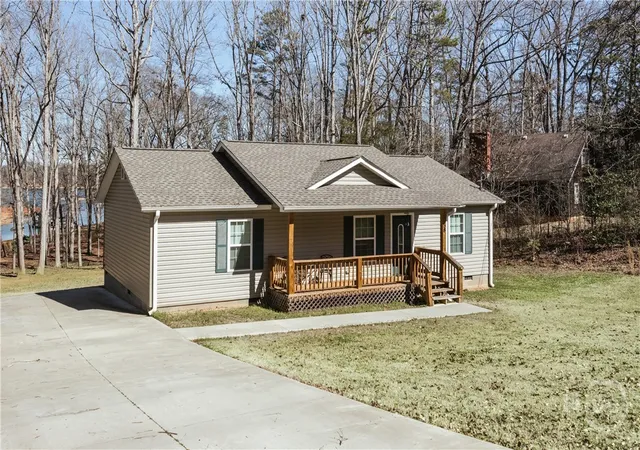 Homes for sale in Lavonia, GA | 58 Teepee Ln, Lavonia, GA 30553 | MLS# CL350340