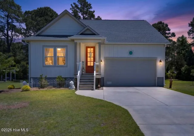 Photo 2 of Single family home for sale at 904 Sea Holly Ct, New Bern, NC 28560 | MLS# 100584014 | Listing updated on 2026-09-15