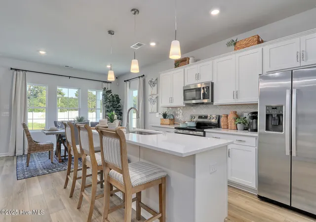 Photo 3 of Single family home for sale at 706 Mallory Dr, Sneads Ferry, NC 28460 | MLS# 100591633 | Listing updated on 2026-09-15