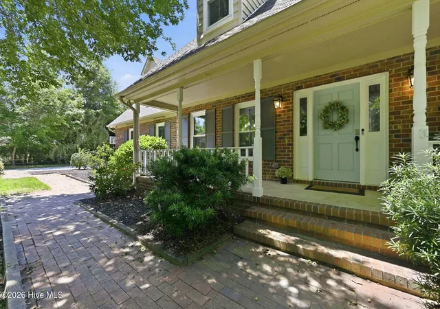 Photo 4 of Single family home for sale at 444 E Creekview Dr, Hampstead, NC 28443 | MLS# 100570144 | Listing updated on 2026-08-30