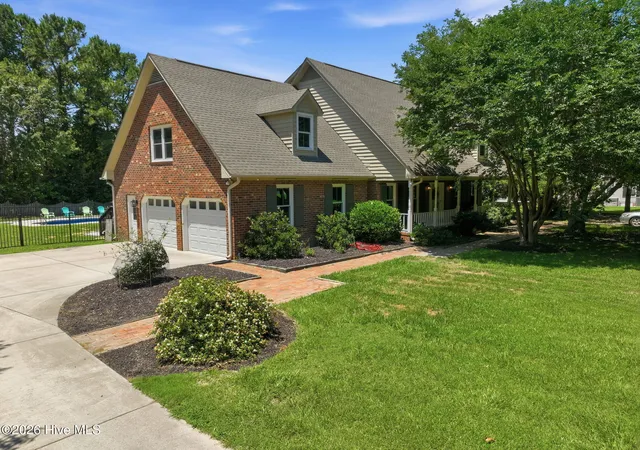 Photo 3 of Single family home for sale at 444 E Creekview Dr, Hampstead, NC 28443 | MLS# 100570144 | Listing updated on 2026-08-30