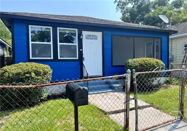 Photo 2 of Single family home for sale at 2024 Eppinger St, Savannah, GA 31415 | MLS# SA361968 | Listing updated on 2026-09-12
