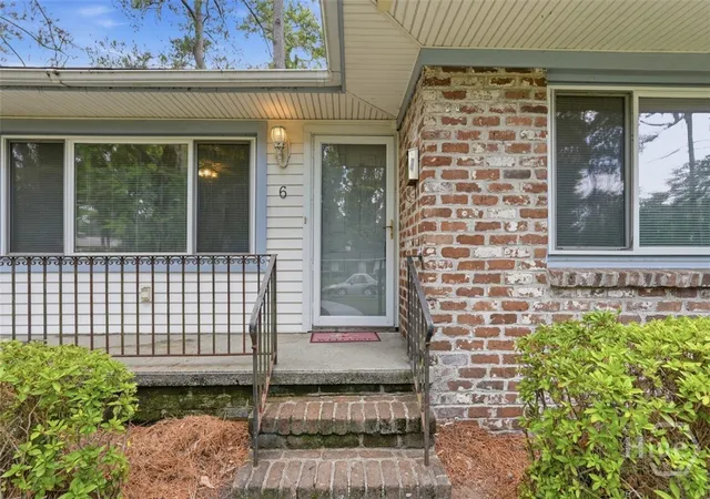 Photo 2 of Single family home for sale at 6 Linden Dr, Savannah, GA 31405 | MLS# SA358946 | Listing updated on 2026-07-31