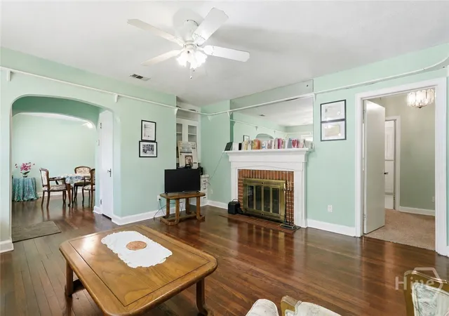 Photo 3 of Single family home for sale at 6 Linden Dr, Savannah, GA 31405 | MLS# SA358946 | Listing updated on 2026-07-31
