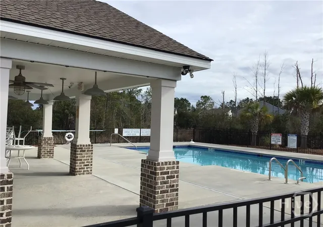 Homes for sale in Richmond Hill, GA | 122 Palmer Pl, Richmond Hill, GA 31324 | MLS# SA350141
