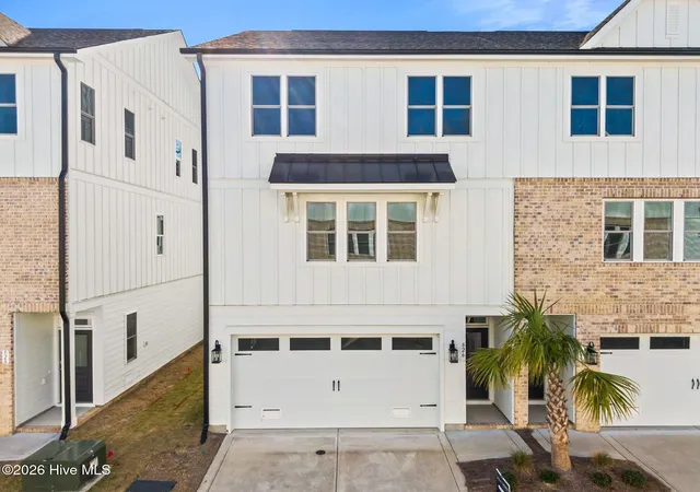 Townhouse for sale at 826 Anchors Bend Way #6, Wilmington, NC 28411 | MLS# 100532132