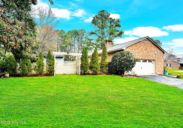 Photo 3 of Single family home for sale at 108 Wilkshire Dr, Greenville, NC 27858 | MLS# 100542620 | Listing updated on 2026-08-28