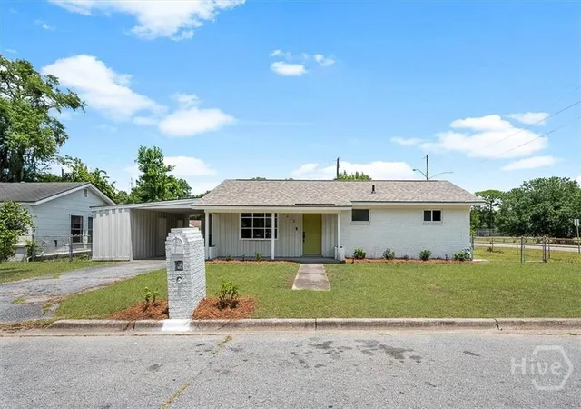 Photo 1 of Single family home for sale at 2222 E 58th Street, Savannah, GA 31404 | MLS# SA360749 | Listing updated on 2026-08-17