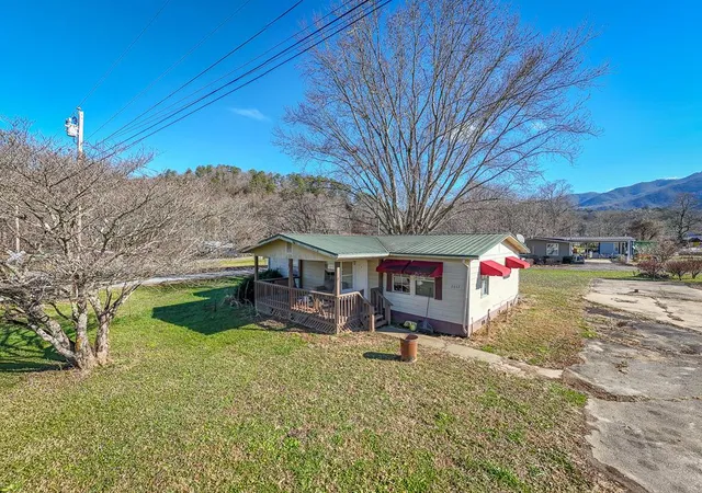 Photo 3 of Manufactured home for sale at 2617 Stewart Rd, Andrews, NC 28901 | MLS# 98525046 | Listing updated on 2026-08-18