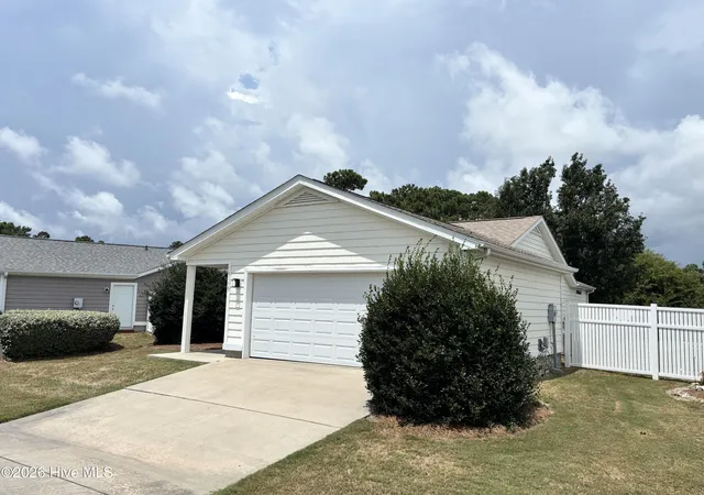 Photo 2 of Single family home for sale at 5195 Minnesota Dr Se, Southport, NC 28461 | MLS# 100594215 | Listing updated on 2026-08-18