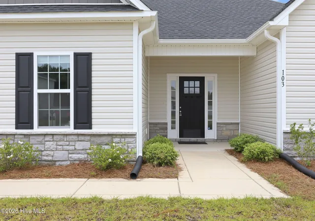 Homes for sale in Jacksonville, NC | 103 Jackson Hts, Jacksonville, NC 28546 | MLS# 100573609