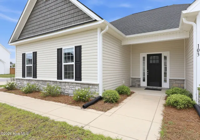 Homes for sale in Jacksonville, NC | 103 Jackson Hts, Jacksonville, NC 28546 | MLS# 100573609